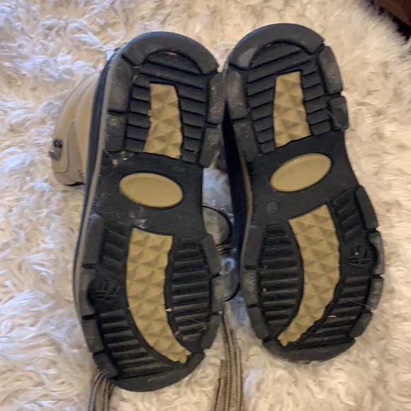 Insulated winter hiking boots - Picture 2 of 2